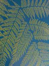 Load image into Gallery viewer, Fluorescent Fern