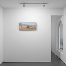 Load image into Gallery viewer, Stand off