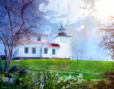 Fort Point Lighthouse: Beacon on the Hill